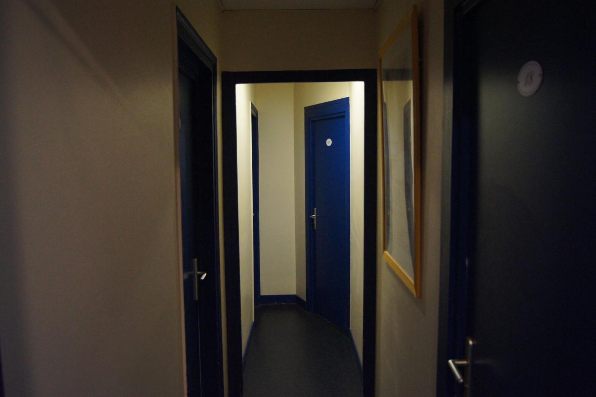 Hotel Moderne Maisons-Alfort Exterior photo A corridor in the main building